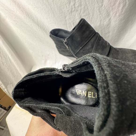 Vaneli Ditto Black Suede Ankle Booties Chunk Heel Size 9 wide - Picture 5 of 6